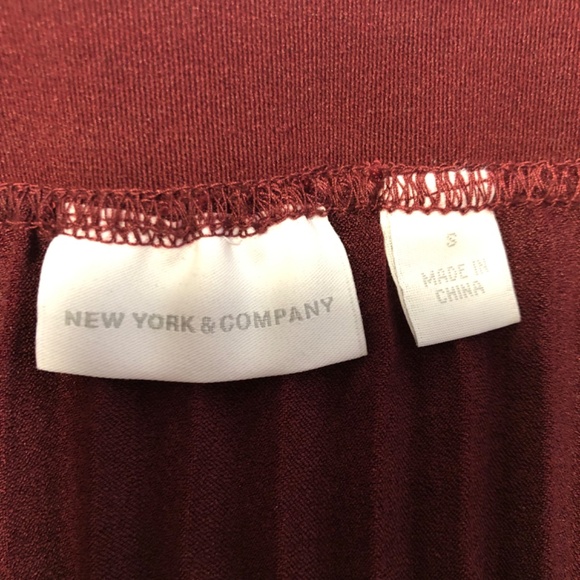 New York & Co. Pleated Burgundy Size S Skirt - Picture 2 of 2